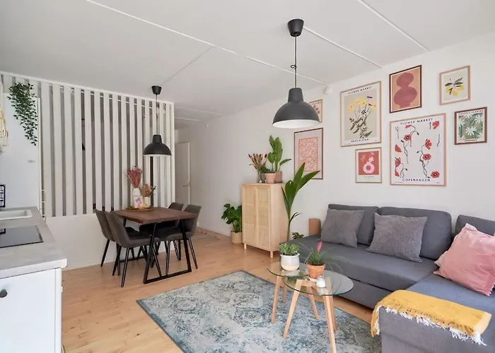 דירה Luxury - Family Friendly - - Cozy- Balcony