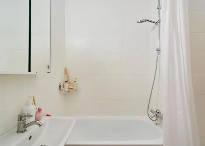 Luxury - Family Friendly - - Cozy- Balcony