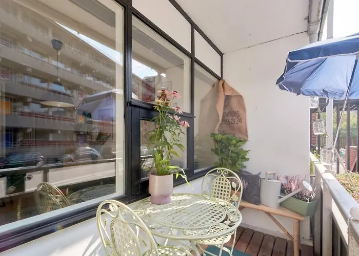 Luxury - Family Friendly - - Cozy- Balcony